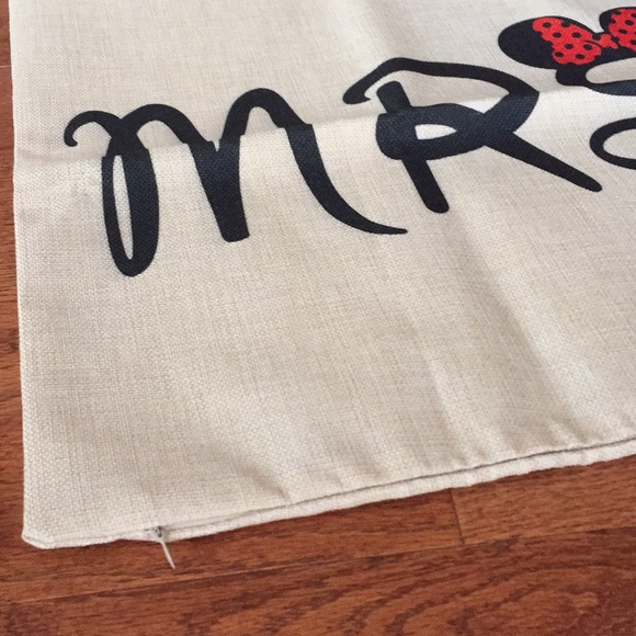 Mr and mrs Disney Mickey pillow cover NWOT - Picture 5 of 6